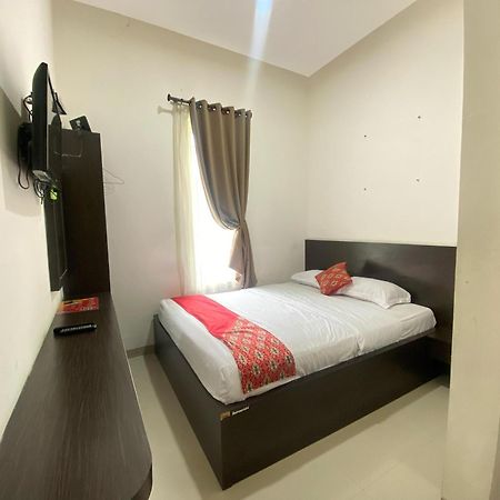 Hotel O Universitas Brawijaya Near Mall Dinoyo Malang Kültér fotó
