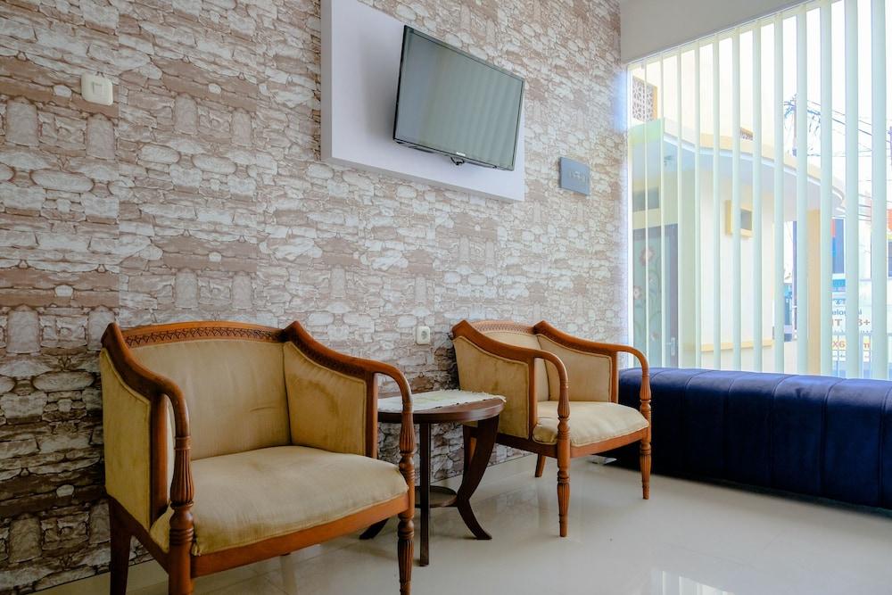 Hotel O Universitas Brawijaya Near Mall Dinoyo Malang Kültér fotó