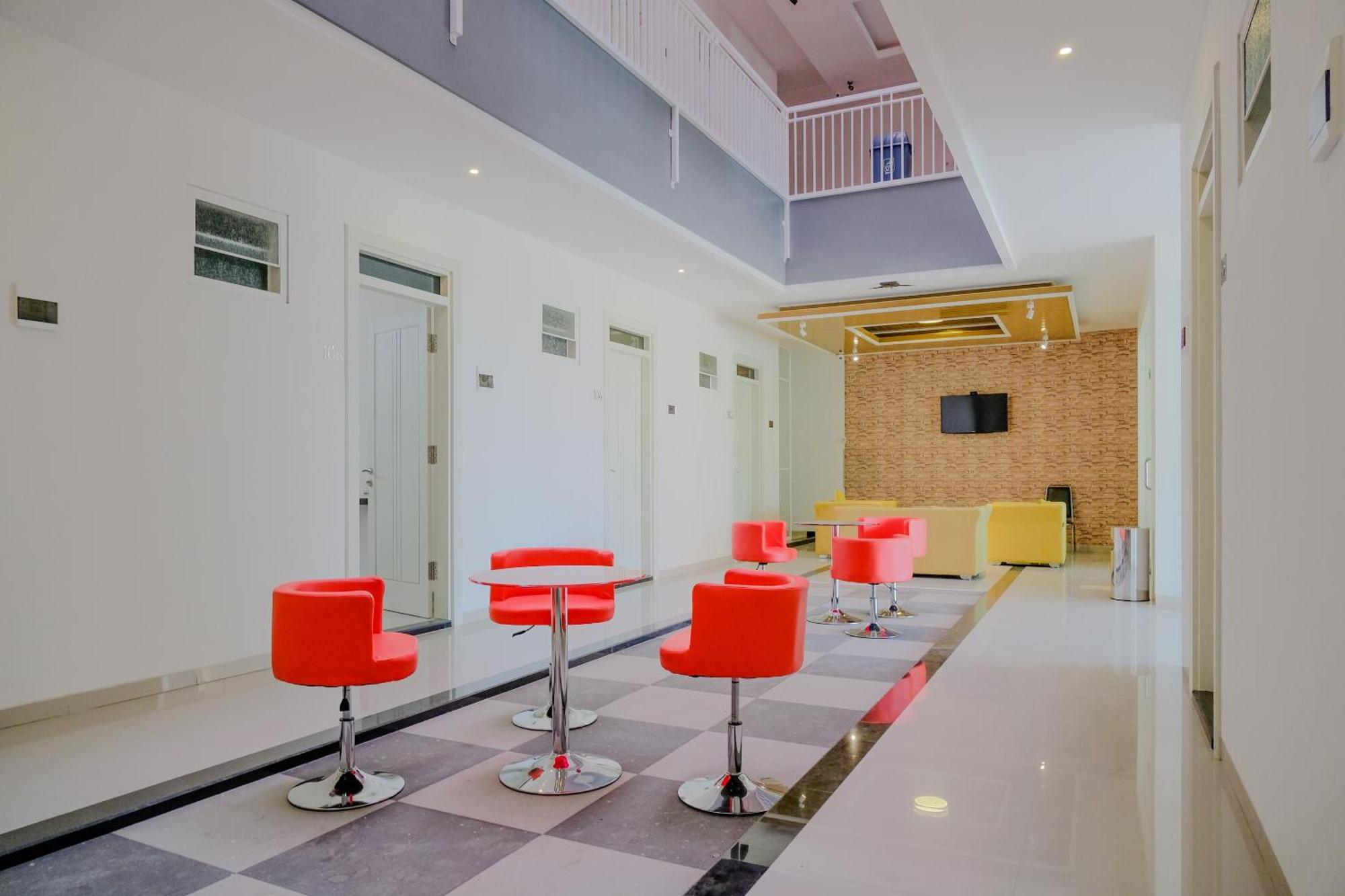 Hotel O Universitas Brawijaya Near Mall Dinoyo Malang Kültér fotó