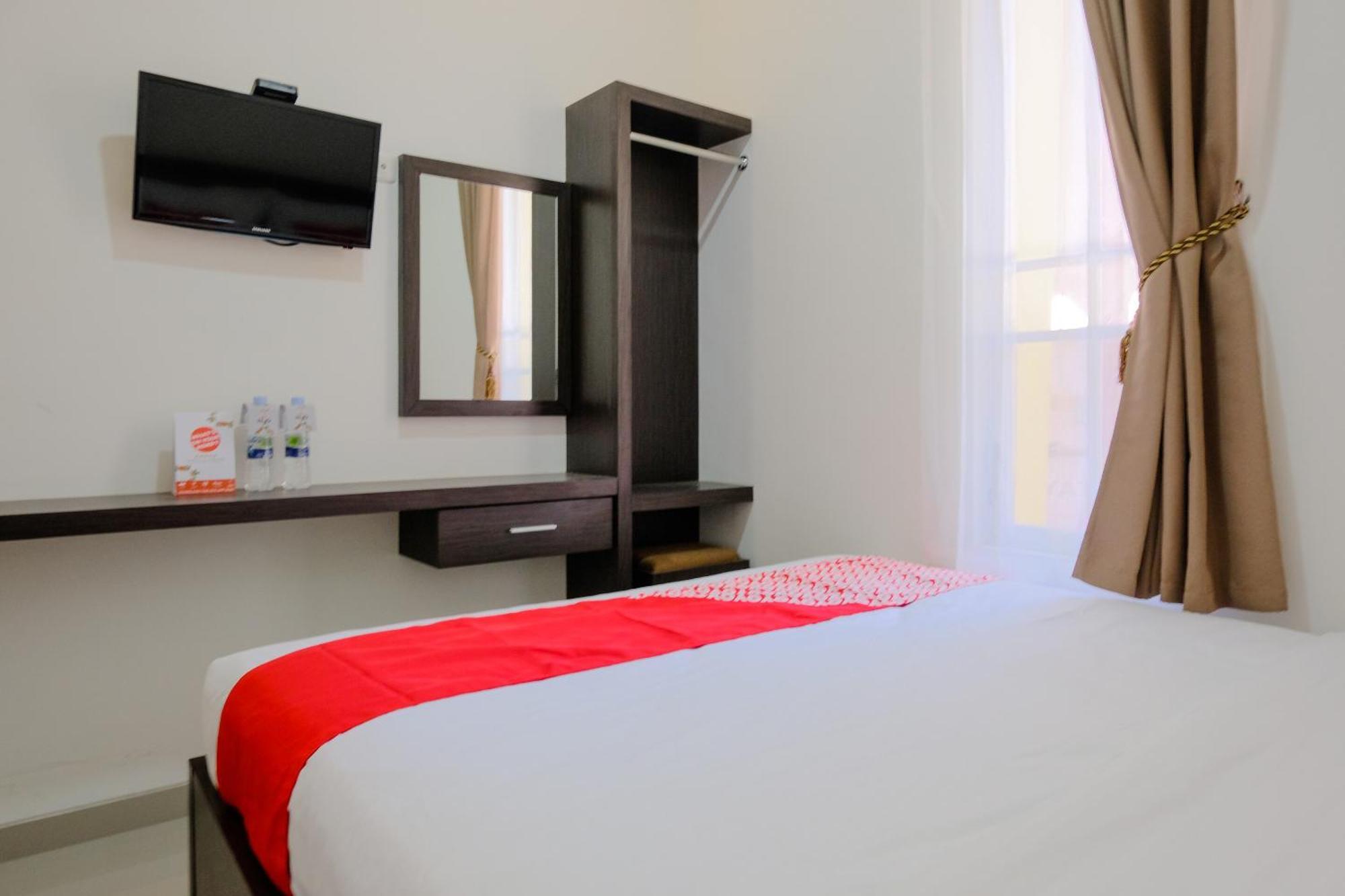 Hotel O Universitas Brawijaya Near Mall Dinoyo Malang Kültér fotó